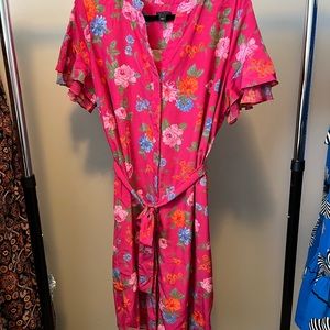 Ann Taylor Short Sleeve Dress Floral Print Flutter Sleeve Magenta Pink